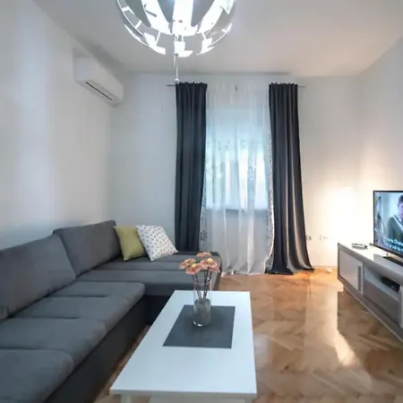 Appartamento House Slaven With Private Swiming Pool Pola