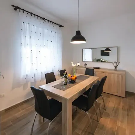 Appartamento House Slaven With Private Swiming Pool