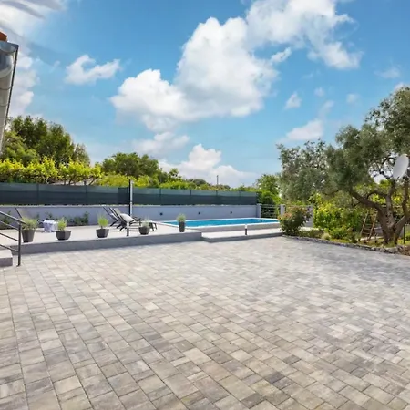 Appartamento House Slaven With Private Swiming Pool Pola