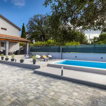 House Slaven With Private Swiming Pool Appartamento *